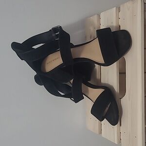Who What Wear Black Strapped Heals Size 6
